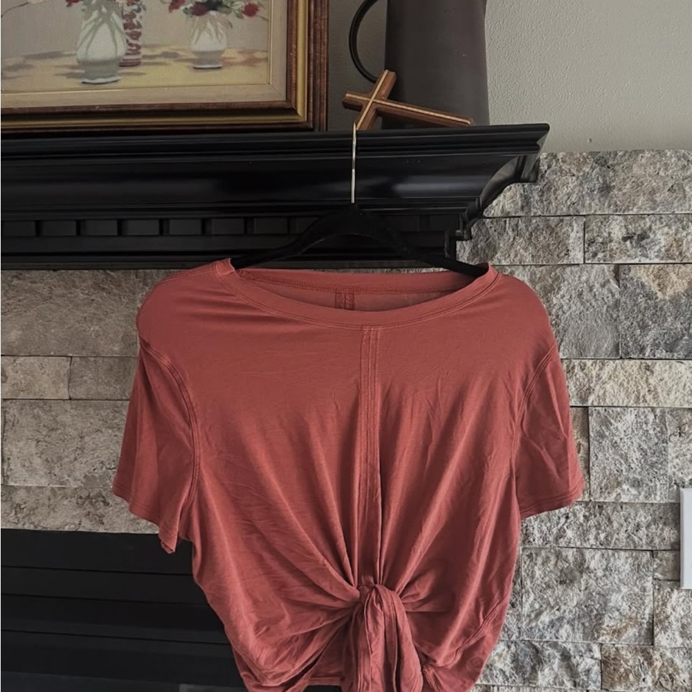 Lululemon Clay Knot Front Women's Tee